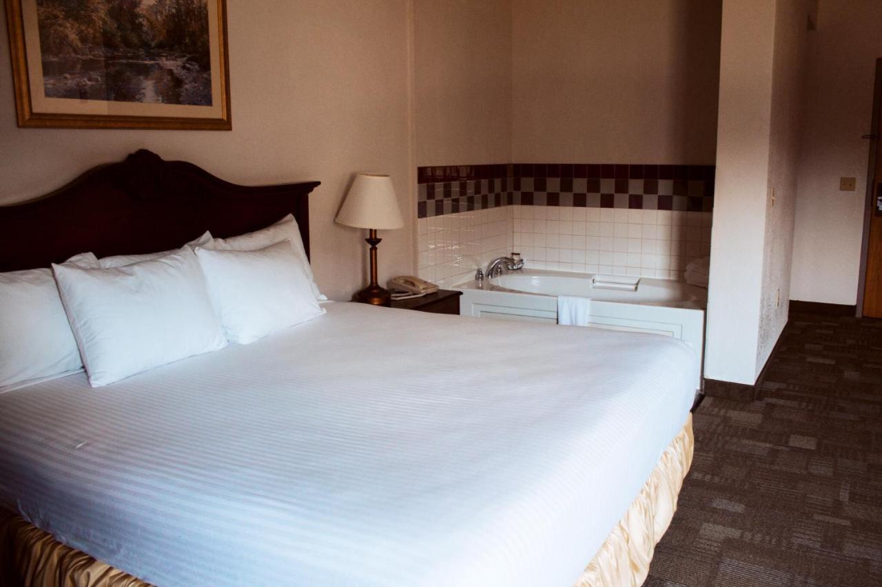 Americas Best Value Inn-Fredonia Екстериор снимка